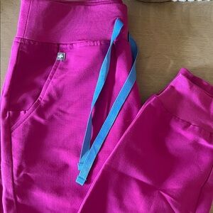 FIGS High-Waisted Zamora Scrubs